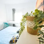 Rent a room of 100 m² in valencia