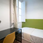 Rent a room of 208 m² in Valencia