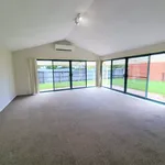 Rent 3 bedroom house in  Benowa QLD 4217                        