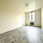 Rent 4 bedroom apartment of 71 m² in Pierrefonds