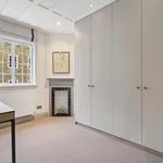 Rent 4 bedroom house of 251 m² in London