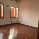 Affitto 4 camera casa di 115 m² in Borgo Veneto