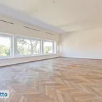 Affitto 6 camera appartamento di 255 m² in Rome