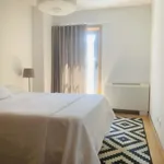 Rent 5 bedroom apartment of 110 m² in Lisboa