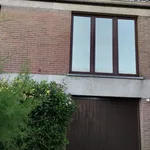 Huur 3 slaapkamer huis van 250 m² in Ottignies-Louvain-la-Neuve