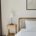 Rent 3 bedroom apartment of 121 m² in lisbon