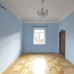 Pronajměte si 5 ložnic/e dům o rozloze 338 m² v Prague