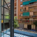 Rent a room of 180 m² in valencia