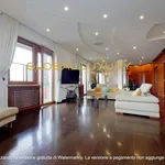 Rent 4 bedroom apartment of 265 m² in Rome