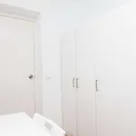 Rent a room of 240 m² in madrid