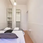 Rent 1 bedroom apartment of 65 m² in Lisbon