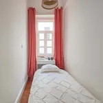 Rent a room of 180 m² in Lisboa