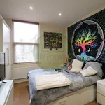 Rent 2 bedroom house in Leeds