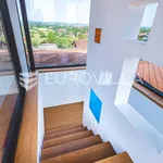 Rent 3 bedroom house of 273 m² in Ivanić-Grad