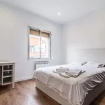 Rent 4 bedroom apartment in Madrid