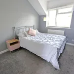 Rent 4 bedroom house in Woking