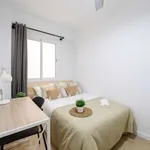 Rent a room of 120 m² in valencia