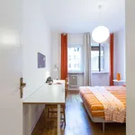 Rent 2 bedroom apartment of 65 m² in milan