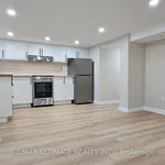 Maison de 699 m² avec 4 chambre(s) en location à Toronto