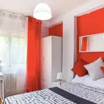 Rent 5 bedroom apartment in Madrid