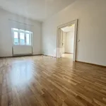 Pronajměte si 3 ložnic/e byt o rozloze 87 m² v Capital City of Prague