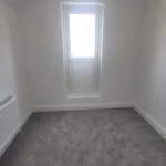 Rent 4 bedroom flat in South East England