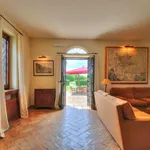 Rent 5 bedroom house of 773 m² in Roma