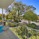 Rent 2 bedroom apartment in Mosman