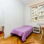 Rent a room of 220 m² in madrid