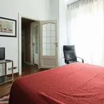 Rent 4 bedroom apartment of 80 m² in Milan