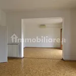 Affitto 5 camera appartamento di 278 m² in Florence