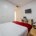 Rent a room of 200 m² in madrid