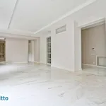 Rent 6 bedroom apartment of 450 m² in Rome