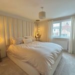 Rent 4 bedroom flat in Yorkshire And The Humber