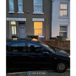 Rent 3 bedroom house in East Midlands