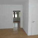 Frisch renovierte 3-Zimmer-Wohnung mit geräumiger Küche, neuem Bad m. Wanne & Dusche * sep. Eingang