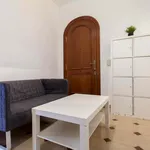 Rent a room of 175 m² in Valencia