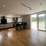 Rent 4 bedroom house in Wales