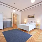 Pronajměte si 1 ložnic/e byt o rozloze 68 m² v Prague