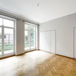 Rent 4 bedroom apartment in Ixelles