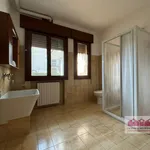 Rent 4 bedroom house of 165 m² in Costabissara