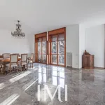 Rent 4 bedroom house of 150 m² in Milan