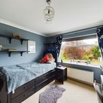Rent 4 bedroom flat in Leeds