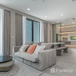 Rent 4 bedroom house of 421 m² in Bangkok