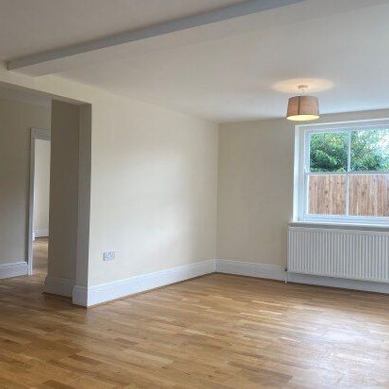 Flat to rent in 22 Cromwell Road, Basingstoke RG21