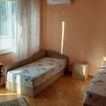 Rent 3 bedroom apartment of 120 m² in Тракия