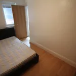 Rent 3 bedroom flat in Cardiff