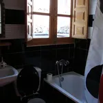 Rent 1 bedroom apartment of 60 m² in Granada']