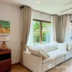 Rent 4 bedroom house of 196 m² in Bangkok