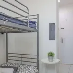 Rent a room of 100 m² in madrid